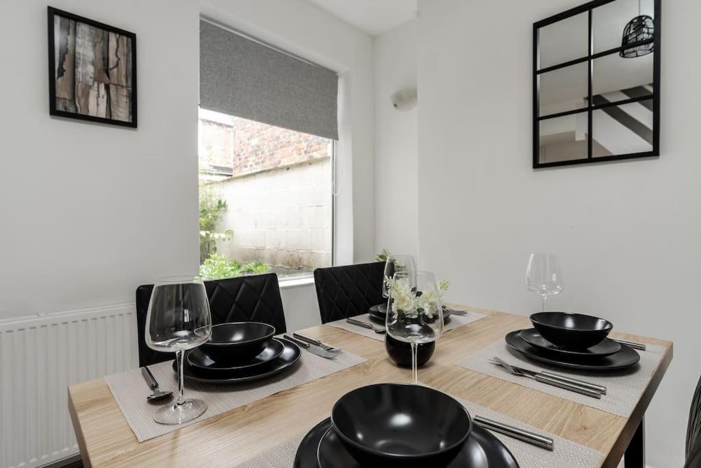 Liverpool 3 Bed House Exterior photo